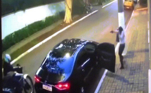 Video: Cướp nhầm cận vệ thị trưởng ở Brazil, bị bắn chết tại chỗ