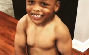 Cậu bé 8 tuổi biệt danh "Hulk con" có body cuồn cuộn cơ bắp vì mắc phải bệnh hiếm