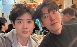 3,6 triệu người phát sốt vì đôi bạn thân Lee Jong Suk - Kim Woo Bin hội ngộ