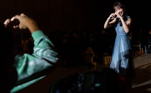 Nhức nhối tìm ‘bình hoa di động’ đội lốt thi hoa khôi ở Nhật: Công ty người mẫu 'sướng' vì tiện, thí sinh 'khóc ròng' vì ăn kiêng