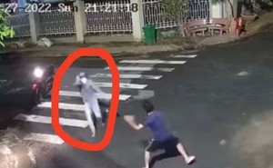 CLIP: Người phụ nữ bị tên cướp dùng dao cứa cổ trên đường phố Biên Hòa