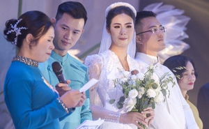 Hoa hậu Ngọc Hân nức nở khi nghe lời dặn dò của mẹ trong đám cưới