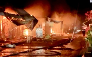Hỏa hoạn thiêu rụi 40 ki ốt kinh doanh vải, quần áo ở An Giang