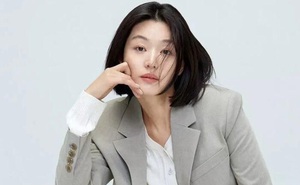 “Mợ chảnh” Jun Ji Hyun có “bớt chảnh” khi xuống tóc vì nghệ thuật?