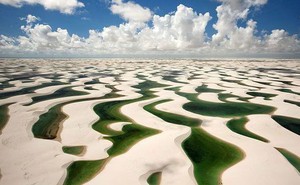 Kỳ ảo sa mạc đầy nước xanh ngọc bích như ở hành tinh khác: Không nắng nóng, có hồ đầy cá