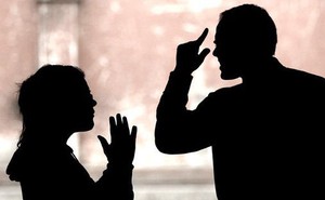 Nữ diễn viên đình đám gọi cảnh sát 3 lần khi bị chồng tấn công