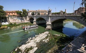 Hé lộ kho báu ở Rome sau trận hạn hán nghiêm trọng