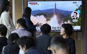 Mỹ, Nhật, Hàn phân tích thông tin vụ phóng tên lửa 'quỹ đạo bất thường' của Triều Tiên
