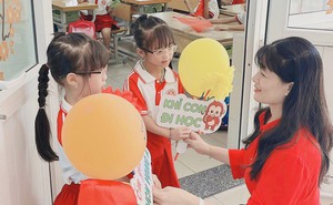 Những khoảnh khắc ngộ nghĩnh, đáng yêu của các bé lần đầu dự lễ khai giảng