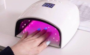 Tia cực tím từ máy sấy móng tay có thể làm hỏng DNA, gây đột biến tế bào tăng nguy cơ ung thư