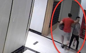 Bị hành hung vì đuổi chó không rọ mõm đang áp sát con trai