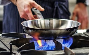 Mỹ công bố 2 nghiên cứu gây sốc, làm bùng nổ tranh cãi lớn: Có nên dùng bếp gas nữa hay không?