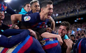 Ngược dòng ngoạn mục ở trận Siêu kinh điển, Barcelona đặt dấu chấm hết cho mộng vô địch của Real Madrid