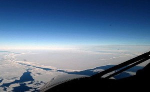 Kỳ thú cảnh quay đầu tiên về tảng băng trôi khổng lồ đang tan chảy ở Nam Cực
