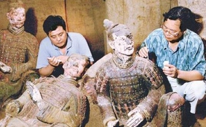 Nghi ngờ chiến binh đất nung chứa bí mật của Tần Thủy Hoàng, chuyên gia không dám mở: Vết nứt kỳ lạ hé lộ sự thật