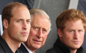 Vua Charles và William không bao giờ gặp riêng Harry