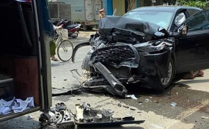 Đằng sau những bức ảnh TNGT: Lấn làn vượt ẩu, Toyota Corolla Cross đối đầu với xe khách