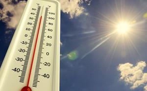 Nhận biết 2 tình trạng nguy hiểm có thể dẫn tới đột quỵ khi trời nắng nóng