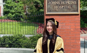 Cô gái Đà Nẵng thành hiện tượng khi được 8 Đại học Mỹ cấp học bổng tiến sĩ