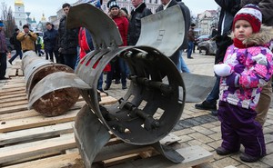 Kiev rầm rộ tổ chức triển lãm "vũ khí Nga" thu được ở Ukraine