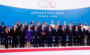 Chi tiết lạ thường trong bức ảnh lưu niệm chụp các lãnh đạo G20