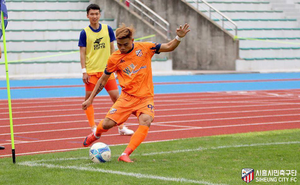 Cầu thủ Việt rơi vào cảnh "dở khóc dở cười" vì CLB Hàn Quốc