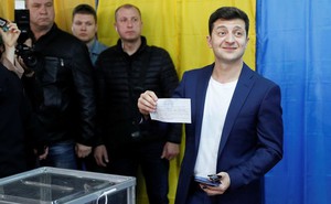 Bầu cử Ukraine: TT Poroshenko đại bại, danh hài Zelensky giành chiến thắng áp đảo với 73% phiếu bầu