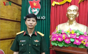 Bí thư đoàn cõng cụ già bị liệt 2 chân từ tầng 36 thoát khỏi giặc lửa