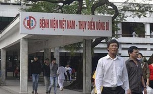 Hai anh em ruột tử vong sau bữa thịt chó, hải sản, rượu ổi