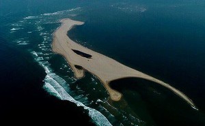Chuyên gia hé lộ nguyên nhân hình thành cồn cát 15 ha ở biển Quảng Nam