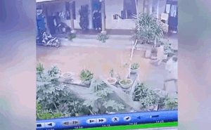 CLIP: Vừa "cảnh cáo" vài câu, con rể đã xông vào tưới xăng đốt nhà bố vợ đúng ngày 28 Tết