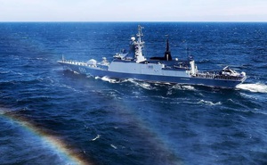 Đội tàu chiến tối tân của Nga tập trận rầm rộ trên biển