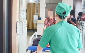 Vợ lo chồng bị ung thư phổi nên giục đi khám, kết quả "lại là"...