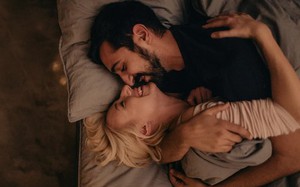 Làm "chuyện ấy" buổi sáng hay buổi tối tốt hơn? Câu trả lời bất ngờ từ chuyên gia