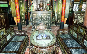 Kho báu hàng trăm món đồ cổ trị giá hàng chục tỷ đồng ở Đồng Tháp