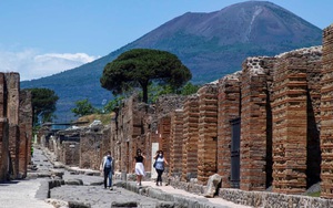 Du khách trả lại cổ vật lấy cắp từ di tích Pompeii vì ‘trúng lời nguyền'