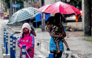 Bão Molave đổ bộ vào Philippines, gần 9.000 người sơ tán