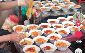Tiệm "mì chửi" đắt khách nhất Sài Gòn bị khách phàn nàn vì đợi mất cả tiếng, ăn hết mì rồi súp mới được bưng ra?
