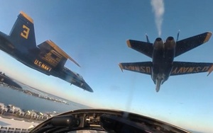 Chuyến bay cuối cùng kết thúc hành trình 34 năm của huyền thoại Hornet