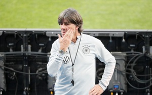 Đức thua 0-6 trước Tây Ban Nha, HLV Joachim Low bào chữa thế nào?