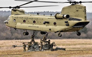 Kinh ngạc trước khả năng vận tải "đáng gờm" của trực thăng CH-47F Chinook