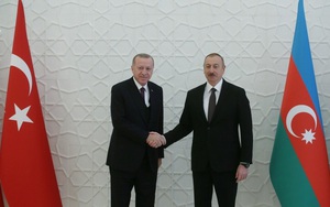 Ngoại trưởng Thổ Nhĩ Kỳ tới Azerbaijan khi Armenia yêu cầu Nga hỗ trợ an ninh