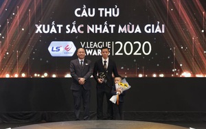 Cầu thủ xuất sắc nhất V.League 2020 gọi tên Văn Quyết