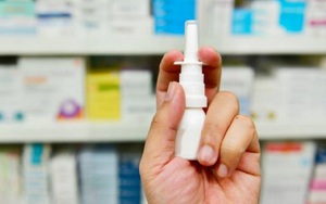 Australia tài trợ phát triển thuốc xịt mũi chống Covid-19