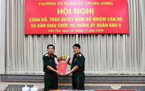 Trao quyết định bổ nhiệm cán bộ, bàn giao chức vụ Chính uỷ Quân khu 9