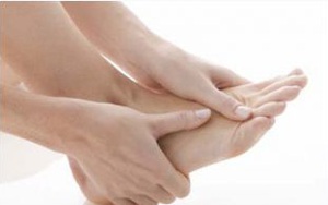 Chân đau nổi gân xanh, bệnh gì?