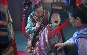 Hé lộ về cảnh phim trong Hoàn Châu cách cách khiến khán giả “ám ảnh”