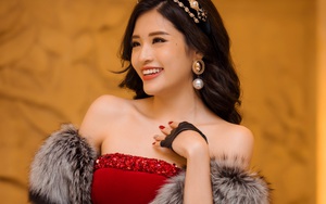 Hoa hậu Phan Hoàng Thu khoe vai trần hút mắt