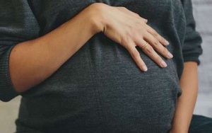 Cô gái 20 tuổi xét nghiệm ADN của 6 người tình để tìm cha cho con