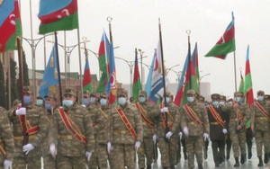 Azerbaijan diễu binh cực lớn mừng chiến thắng